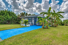 Cozy Canalfront Home Less Than 2 Miles to Hudson Beach!